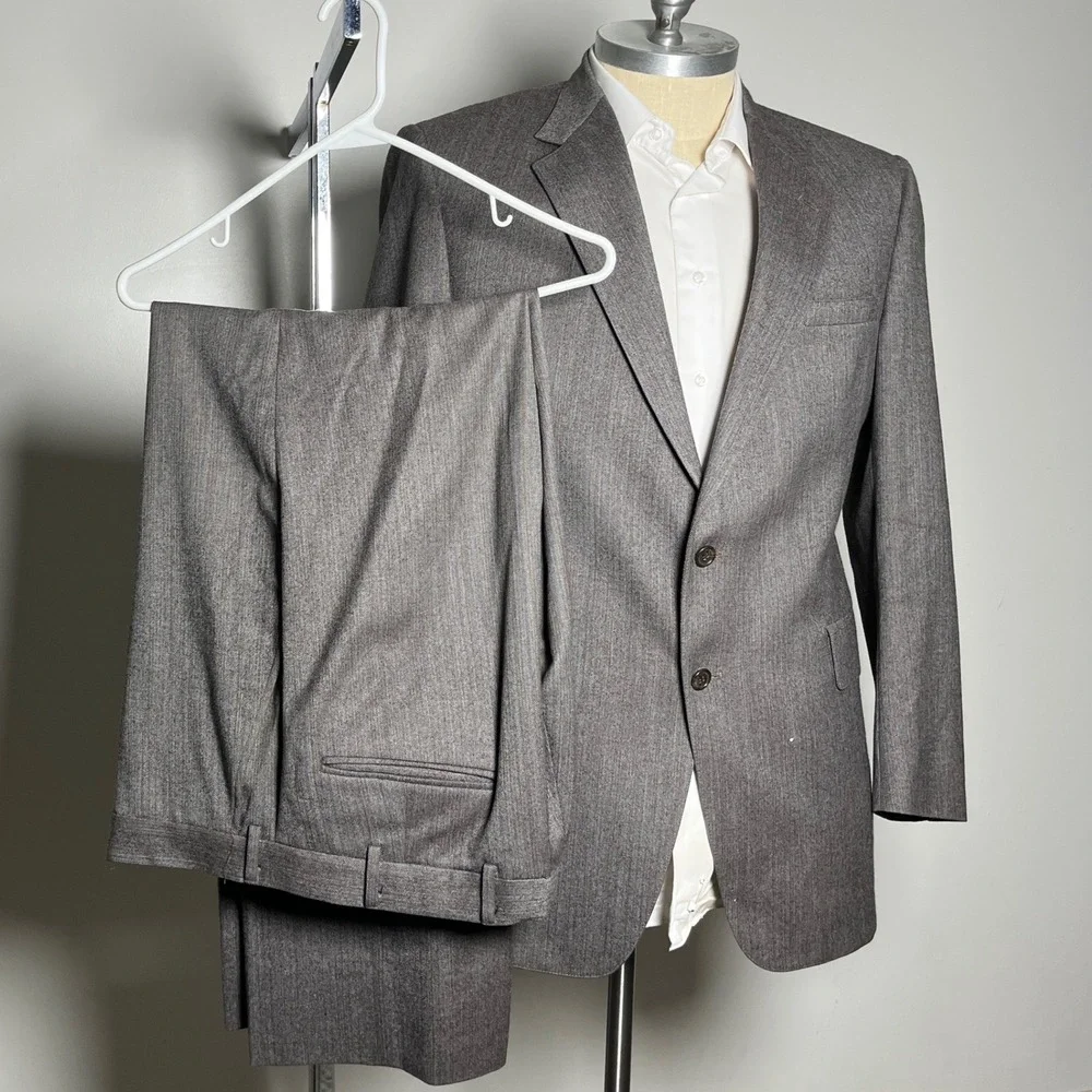 Christian Brooks Suit Mens 44R 37W Grey Herringbone Wool Blend Vintage 2-Button